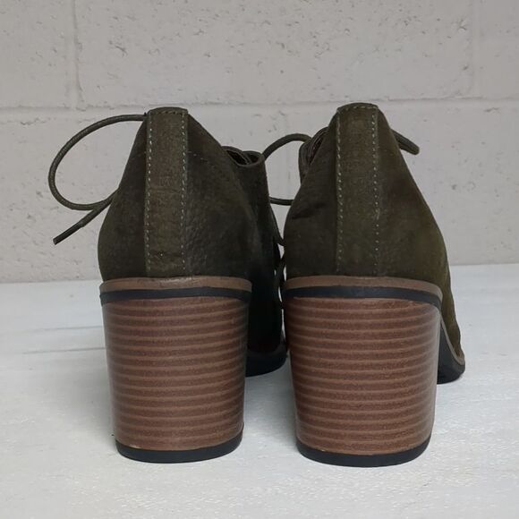 Women's White Mountain Oxford Style Heel Size 10 Dark Academia - Picture 2 of 8